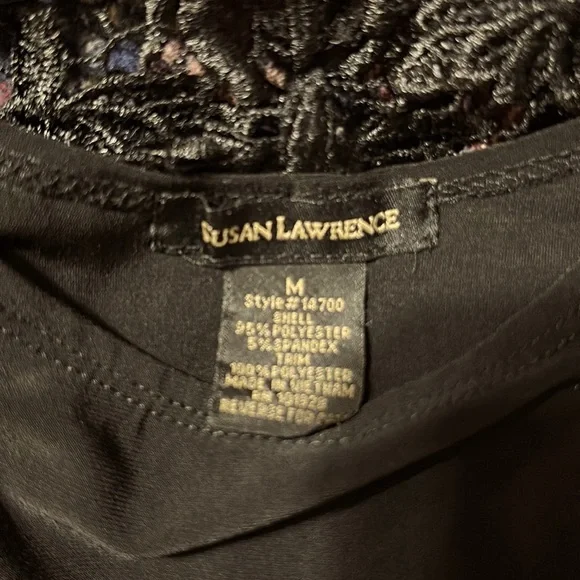 Women’s Blouse with See - Through Cutout on top back - Picture 3 of 3